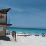 YOUNG- AMPLO, JOVEM E PRÁTICO- PRÓXIMO DAS MELHORES PRAIAS E PONTOS TURÍSTICOS - IDEAL PARA PEQUENOS GRUPOS e FAMILIAS